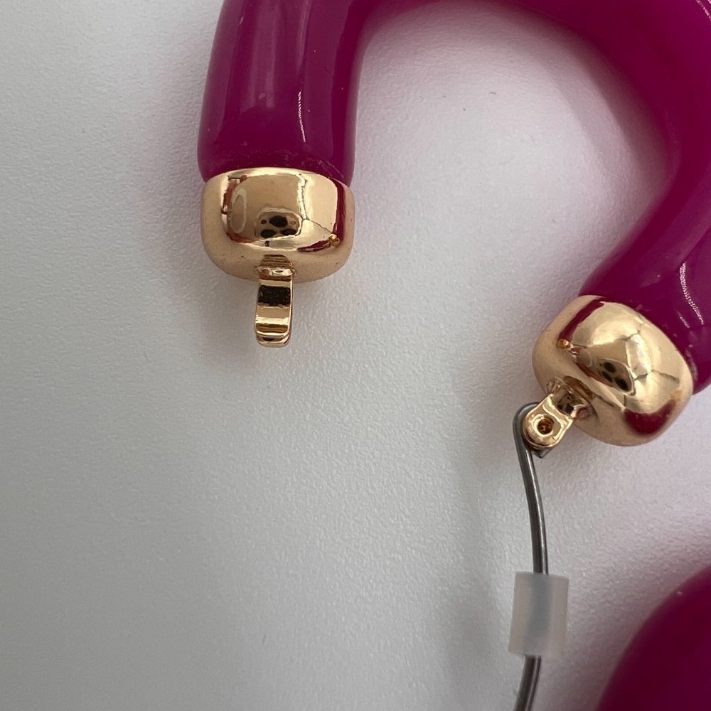 NWOT 🥀 Women's Pink and Gold Resin Hoop Earrings - Picture 2 of 5